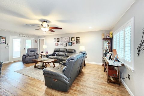 House in New Port Richey, Florida 3 bedrooms, 153.1 sq.m. № 1791588 - photo 28