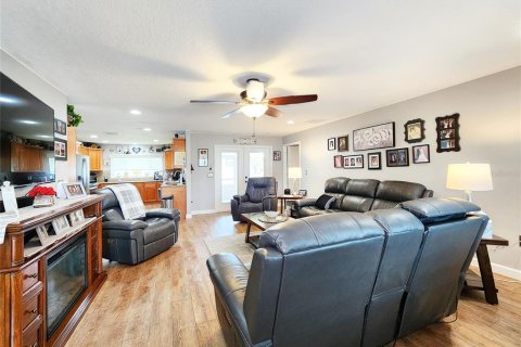 House in New Port Richey, Florida 3 bedrooms, 153.1 sq.m. № 1791588 - photo 27