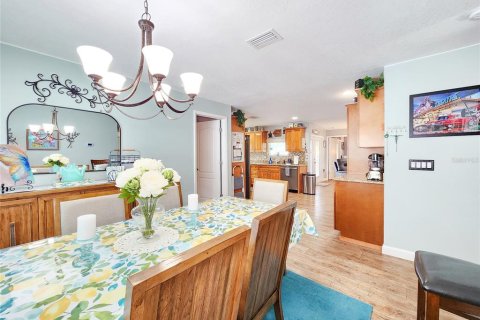 House in New Port Richey, Florida 3 bedrooms, 153.1 sq.m. № 1791588 - photo 7