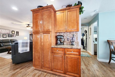 House in New Port Richey, Florida 3 bedrooms, 153.1 sq.m. № 1791588 - photo 4