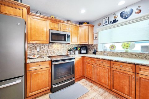 House in New Port Richey, Florida 3 bedrooms, 153.1 sq.m. № 1791588 - photo 5