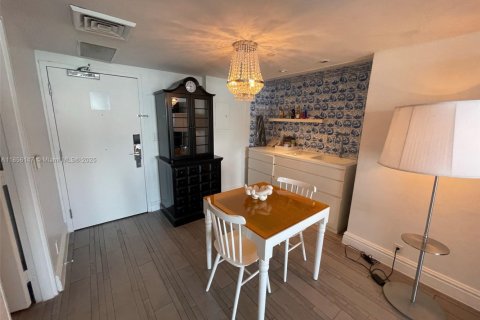 Copropriété à louer à Miami Beach, Floride: 45.8 m2 № 1880133 - photo 29