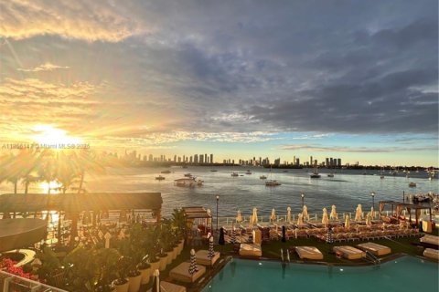 Copropriété à louer à Miami Beach, Floride: 45.8 m2 № 1880133 - photo 2