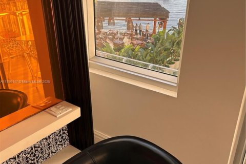 Copropriété à louer à Miami Beach, Floride: 45.8 m2 № 1880133 - photo 16