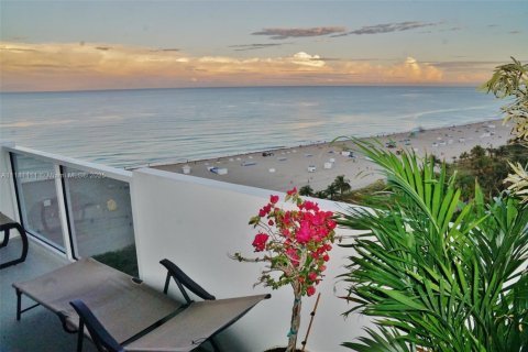Condominio en alquiler en Miami Beach, Florida, 1 dormitorio, 81.75 m2 № 1957472 - foto 2