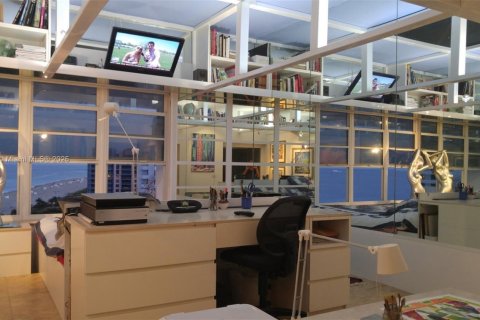 Condominio en alquiler en Miami Beach, Florida, 1 dormitorio, 81.75 m2 № 1957472 - foto 12