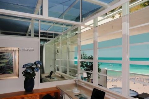 Condominio en alquiler en Miami Beach, Florida, 1 dormitorio, 81.75 m2 № 1957472 - foto 11
