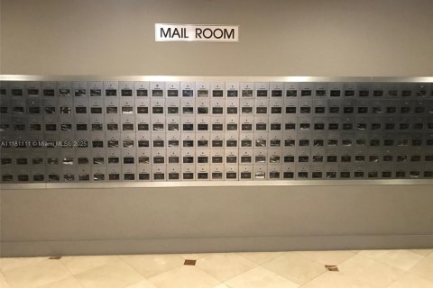 Condominio en alquiler en Miami Beach, Florida, 1 dormitorio, 81.75 m2 № 1957472 - foto 28