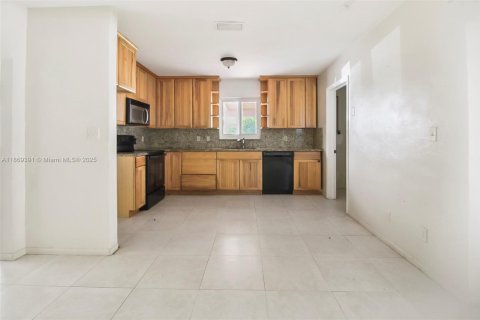 Купить виллу или дом в Дания-Бич, Флорида 3 спальни, 126.35м2, № 1896681 - фото 11