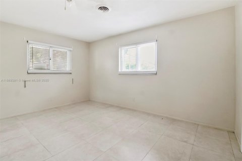 Купить виллу или дом в Дания-Бич, Флорида 3 спальни, 126.35м2, № 1896681 - фото 18