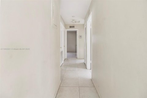 Купить виллу или дом в Дания-Бич, Флорида 3 спальни, 126.35м2, № 1896681 - фото 15