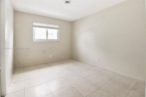 Купить виллу или дом в Дания-Бич, Флорида 3 спальни, 126.35м2, № 1896681 - фото 17