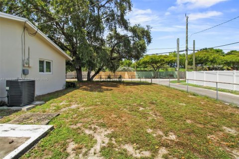 Купить виллу или дом в Дания-Бич, Флорида 3 спальни, 126.35м2, № 1896681 - фото 25