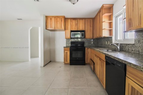 Купить виллу или дом в Дания-Бич, Флорида 3 спальни, 126.35м2, № 1896681 - фото 12