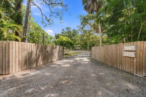 Casa en venta en Sarasota, Florida, 8 dormitorios, 573.95 m2 № 2425564 - foto 13