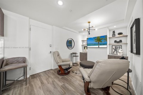 Condo in Miami, Florida, 2 bedrooms  № 1821790 - photo 16