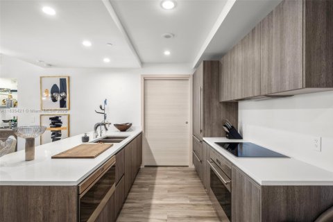 Condo in Miami, Florida, 2 bedrooms  № 1821790 - photo 10