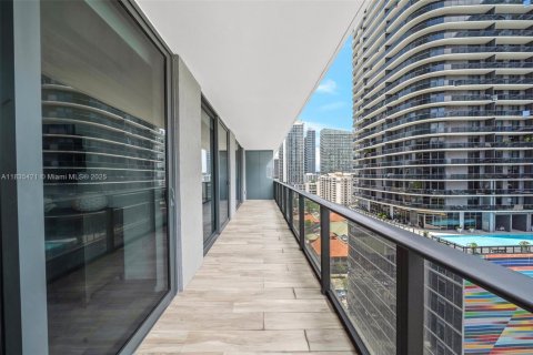 Condo in Miami, Florida, 2 bedrooms  № 1821790 - photo 5