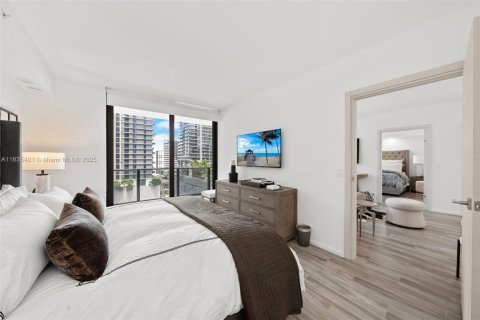 Condo in Miami, Florida, 2 bedrooms  № 1821790 - photo 27
