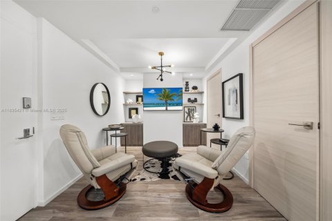 Condo in Miami, Florida, 2 bedrooms  № 1821790 - photo 17