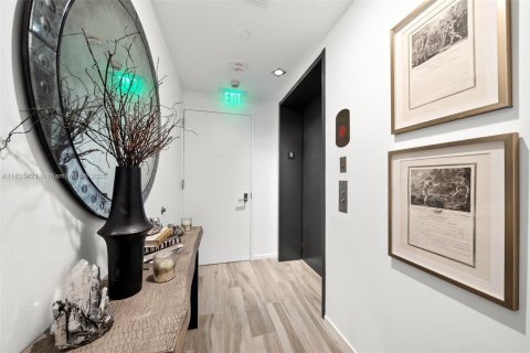 Condo in Miami, Florida, 2 bedrooms  № 1821790 - photo 14