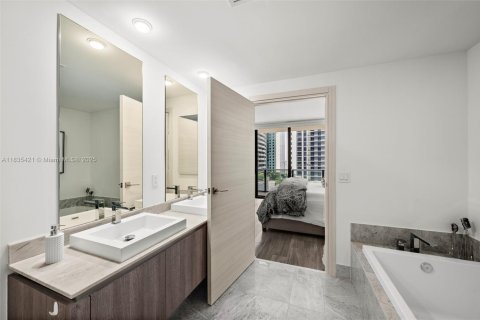 Condo in Miami, Florida, 2 bedrooms  № 1821790 - photo 26
