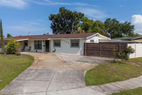 House in Orlando, Florida 4 bedrooms, 178.74 sq.m. № 1804022 - photo 5