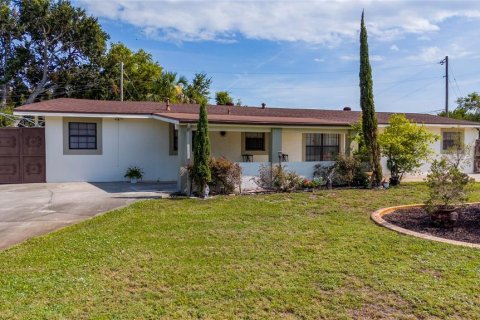 House in Orlando, Florida 4 bedrooms, 178.74 sq.m. № 1804022 - photo 1