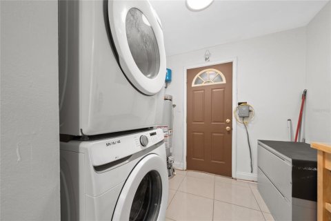 House in Orlando, Florida 4 bedrooms, 178.74 sq.m. № 1804022 - photo 28