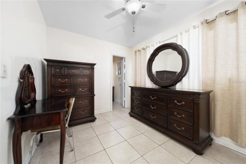 House in Orlando, Florida 4 bedrooms, 178.74 sq.m. № 1804022 - photo 21