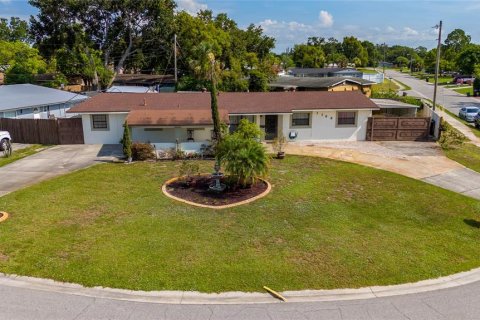 House in Orlando, Florida 4 bedrooms, 178.74 sq.m. № 1804022 - photo 6