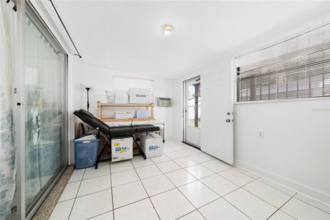 House in Orlando, Florida 4 bedrooms, 178.74 sq.m. № 1804022 - photo 26