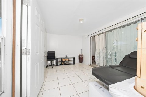House in Orlando, Florida 4 bedrooms, 178.74 sq.m. № 1804022 - photo 27