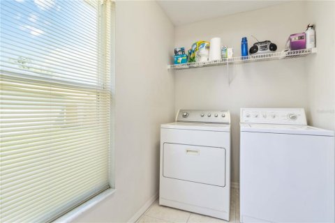 House in Sarasota, Florida 4 bedrooms, 200.85 sq.m. № 1787521 - photo 25