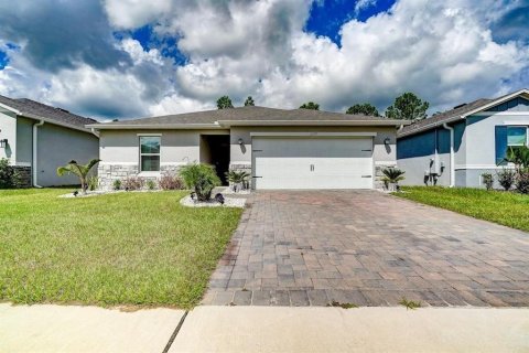 Villa ou maison à Clermont, Floride 4 chambres, 157.56 m2 № 2413398