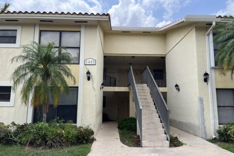 Condo in West Palm Beach, Florida, 2 bedrooms  № 1185578 - photo 1