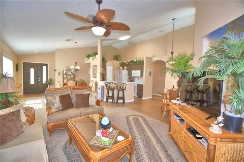 Villa ou maison à vendre à Haines City, Floride: 4 chambres, 143.63 m2 № 2237018 - photo 12