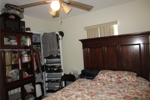 House in North Miami, Florida 4 bedrooms, 134.34 sq.m. № 1963405 - photo 17