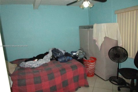 House in North Miami, Florida 4 bedrooms, 134.34 sq.m. № 1963405 - photo 19