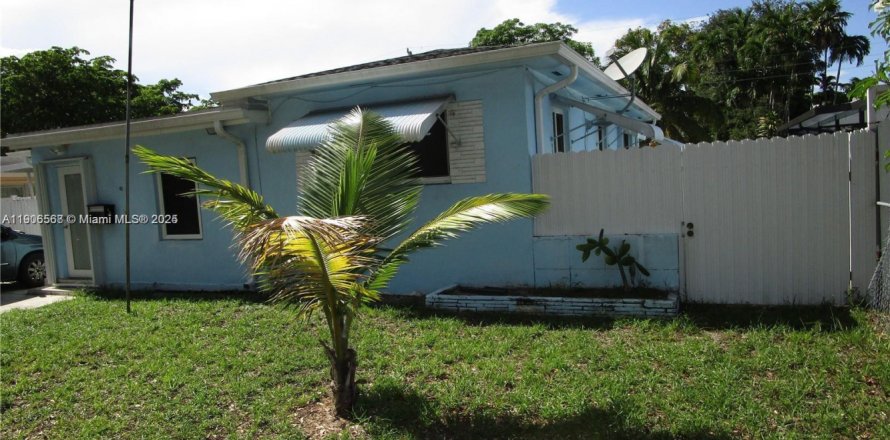 House in North Miami, Florida 4 bedrooms, 134.34 sq.m. № 1963405