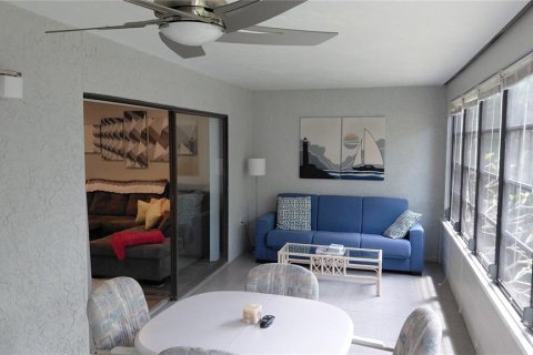 Condo in Bradenton, Florida, 2 bedrooms № 2239975 - photo 10