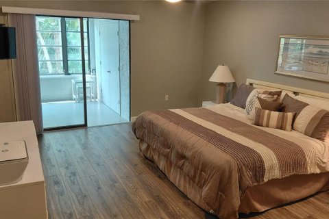 Condo in Bradenton, Florida, 2 bedrooms № 2239975 - photo 14