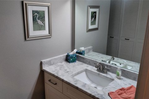 Condo in Bradenton, Florida, 2 bedrooms № 2239975 - photo 12