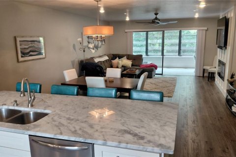 Condo in Bradenton, Florida, 2 bedrooms № 2239975 - photo 5