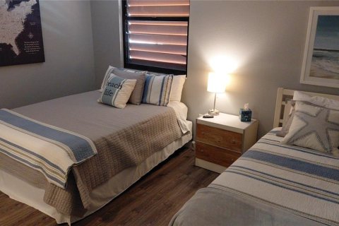 Condo in Bradenton, Florida, 2 bedrooms № 2239975 - photo 15