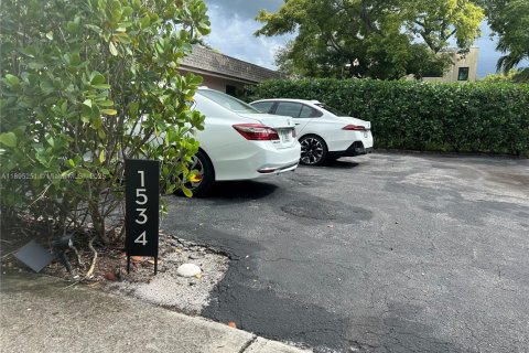 Снять в аренду виллу или дом в Холливуд, Флорида 2 спальни, 90.58м2, № 1947579 - фото 4