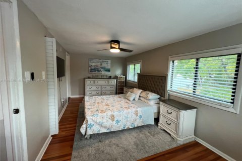 Снять в аренду виллу или дом в Холливуд, Флорида 2 спальни, 90.58м2, № 1947579 - фото 17