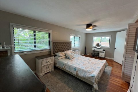 Снять в аренду виллу или дом в Холливуд, Флорида 2 спальни, 90.58м2, № 1947579 - фото 18