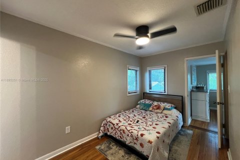 Снять в аренду виллу или дом в Холливуд, Флорида 2 спальни, 90.58м2, № 1947579 - фото 20