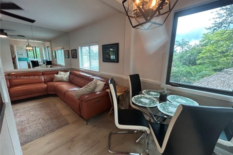 Снять в аренду виллу или дом в Холливуд, Флорида 2 спальни, 90.58м2, № 1947579 - фото 16